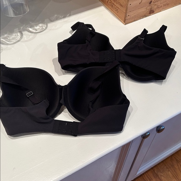 2 SKIMS Black Fits Everybody T shirt Bras - Picture 4 of 6